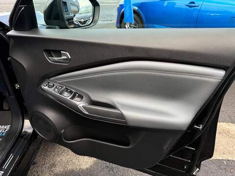 Nissan Juke 1.0 DIG-T N-Connecta SUV 5dr Petrol DCT Auto Euro 6 (s/s) (117 ps) - U79614