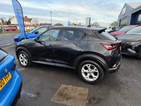 Nissan Juke 1.0 DIG-T N-Connecta SUV 5dr Petrol DCT Auto Euro 6 (s/s) (117 ps) - U79614