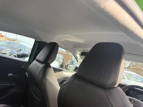 Vauxhall Mokka Electric 50kWh Design SUV 5dr Electric Auto (136 ps) - U79615