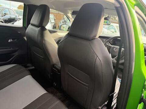 Vauxhall Mokka Electric 50kWh Design SUV 5dr Electric Auto (136 ps) - U79615