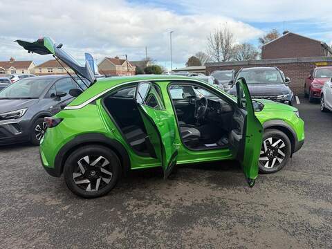 Vauxhall Mokka Electric 50kWh Design SUV 5dr Electric Auto (136 ps) - U79615