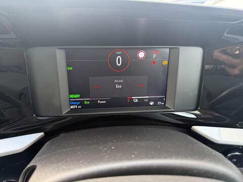 Vauxhall Mokka Electric 50kWh Design SUV 5dr Electric Auto (136 ps) - U79615