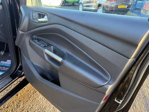 Ford Kuga 1.5T EcoBoost GPF ST-Line SUV 5dr Petrol Manual Eu SUV 1.5 Manual Petrol - U79616