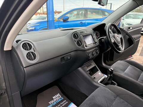 Volkswagen Tiguan 2.0 TDI BlueMotion Tech Match Edition SUV 5dr Diesel Manual 4WD Euro 6 (s/s) (150 ps) - U79618