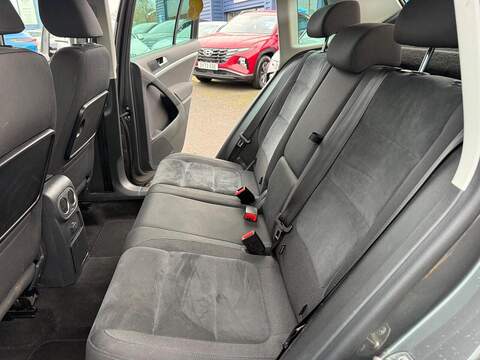Volkswagen Tiguan 2.0 TDI BlueMotion Tech Match Edition SUV 5dr Diesel Manual 4WD Euro 6 (s/s) (150 ps) - U79618