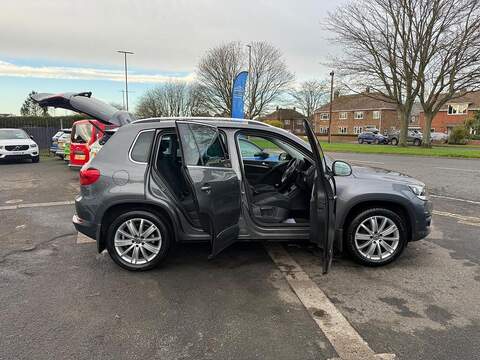 Volkswagen Tiguan 2.0 TDI BlueMotion Tech Match Edition SUV 5dr Diesel Manual 4WD Euro 6 (s/s) (150 ps) - U79618