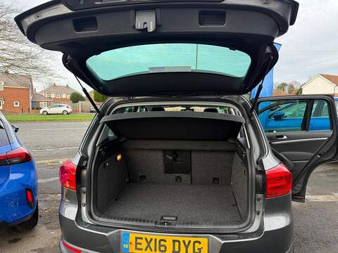 Volkswagen Tiguan 2.0 TDI BlueMotion Tech Match Edition SUV 5dr Diesel Manual 4WD Euro 6 (s/s) (150 ps) - U79618