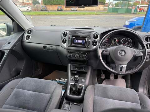 Volkswagen Tiguan 2.0 TDI BlueMotion Tech Match Edition SUV 5dr Diesel Manual 4WD Euro 6 (s/s) (150 ps) - U79618