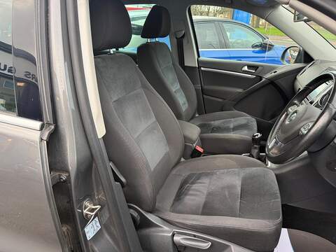 Volkswagen Tiguan 2.0 TDI BlueMotion Tech Match Edition SUV 5dr Diesel Manual 4WD Euro 6 (s/s) (150 ps) - U79618