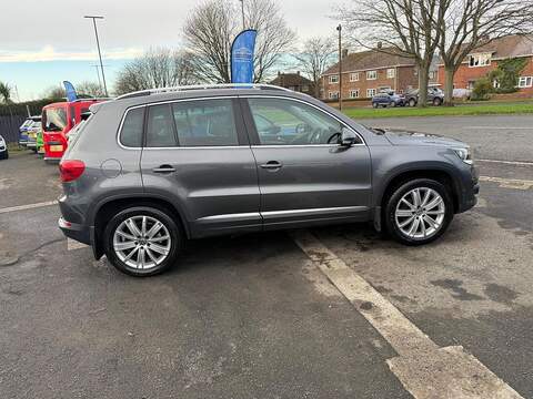 Volkswagen Tiguan 2.0 TDI BlueMotion Tech Match Edition SUV 5dr Diesel Manual 4WD Euro 6 (s/s) (150 ps) - U79618