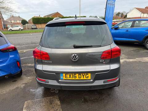 Volkswagen Tiguan 2.0 TDI BlueMotion Tech Match Edition SUV 5dr Diesel Manual 4WD Euro 6 (s/s) (150 ps) - U79618