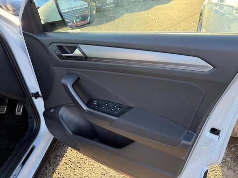 Volkswagen T-Roc 1.0 TSI Active Euro 6 (s/s) 5dr - U79640