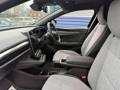 Renault Megane E-Tech comfort range 60kWh techno Auto 5dr (22kW Charger) - U79646