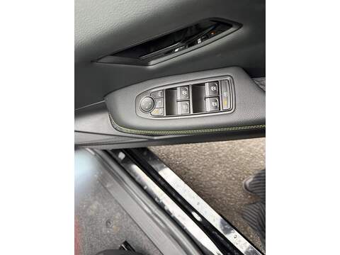 Renault Megane E-Tech comfort range 60kWh techno Auto 5dr (22kW Charger) - U79646