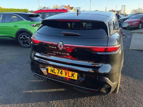 Renault Megane E-Tech comfort range 60kWh techno Auto 5dr (22kW Charger) - U79646
