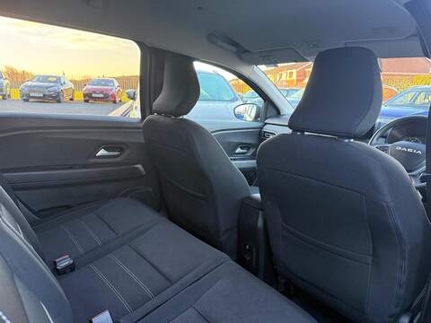 Dacia Jogger 1.0 TCe Expression Euro 6 (s/s) 5dr - U79648