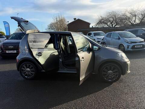 Volkswagen up! 1.0 Black Edition Euro 6 (s/s) 5dr - U79649