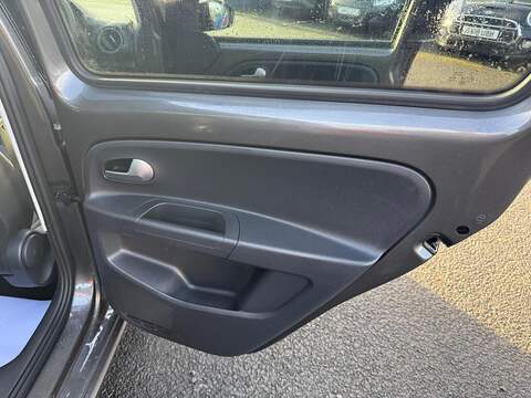 Volkswagen up! 1.0 Black Edition Euro 6 (s/s) 5dr - U79649