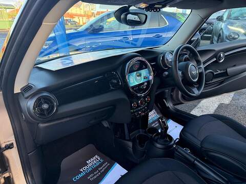 MINI Hatch 1.5 Cooper Classic Steptronic Euro 6 (s/s) 3dr - U79653