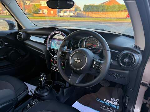 MINI Hatch 1.5 Cooper Classic Steptronic Euro 6 (s/s) 3dr - U79653
