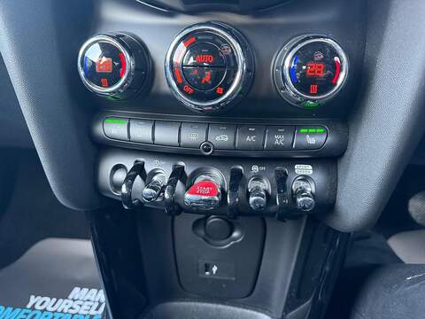 MINI Hatch 1.5 Cooper Classic Steptronic Euro 6 (s/s) 3dr - U79653