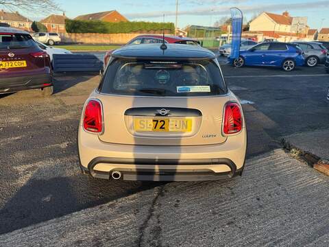 MINI Hatch 1.5 Cooper Classic Steptronic Euro 6 (s/s) 3dr - U79653