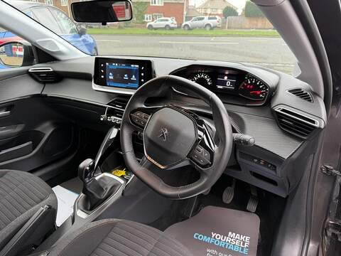 Peugeot 208 1.2 PureTech Active Premium + Euro 6 (s/s) 5dr - U79656