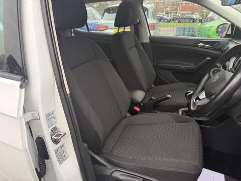 Volkswagen T-Cross 1.0 TSI SE SUV 5dr Petrol Manual Euro 6 (s/s) (110 ps) - U79659