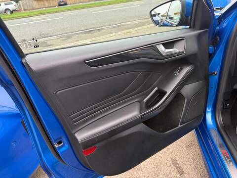 Ford Focus 1.5 EcoBlue ST-Line Vignale Auto Euro 6 (s/s) 5dr - U79661