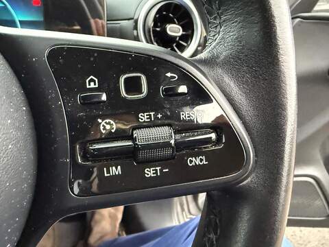 Mercedes-Benz A Class 1.3 A180 SE Hatchback 5dr Petrol Manual Euro 6 (s/s) (136 ps) - U79668