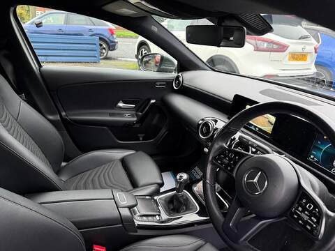 Mercedes-Benz A Class 1.3 A180 SE Hatchback 5dr Petrol Manual Euro 6 (s/s) (136 ps) - U79668