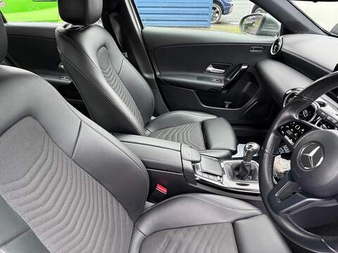 Mercedes-Benz A Class 1.3 A180 SE Hatchback 5dr Petrol Manual Euro 6 (s/s) (136 ps) - U79668