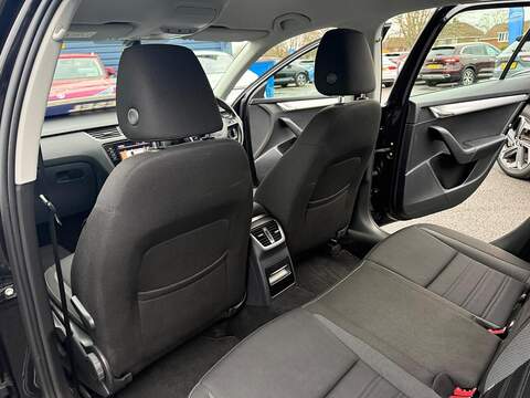 Skoda Octavia 1.6 TDI SE Technology Estate 5dr Diesel Manual Euro 6 (s/s) (115 ps) - U79670
