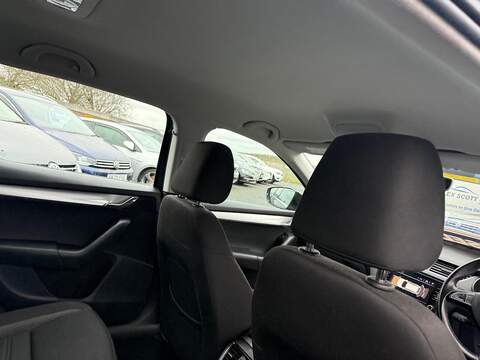 Skoda Octavia 1.6 TDI SE Technology Estate 5dr Diesel Manual Euro 6 (s/s) (115 ps) - U79670