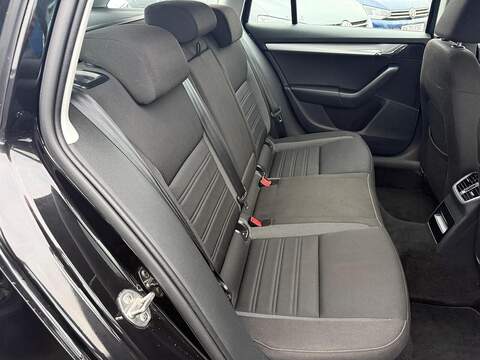 Skoda Octavia 1.6 TDI SE Technology Estate 5dr Diesel Manual Euro 6 (s/s) (115 ps) - U79670