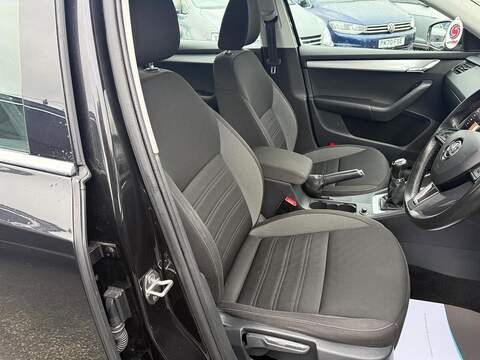 Skoda Octavia 1.6 TDI SE Technology Estate 5dr Diesel Manual Euro 6 (s/s) (115 ps) - U79670