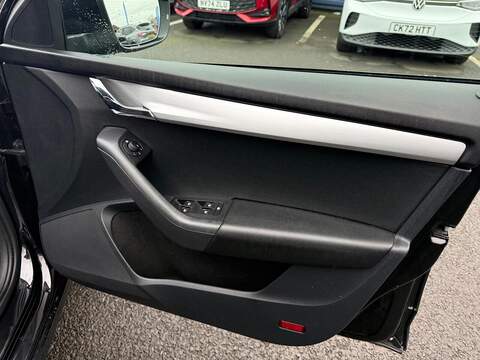 Skoda Octavia 1.6 TDI SE Technology Estate 5dr Diesel Manual Euro 6 (s/s) (115 ps) - U79670