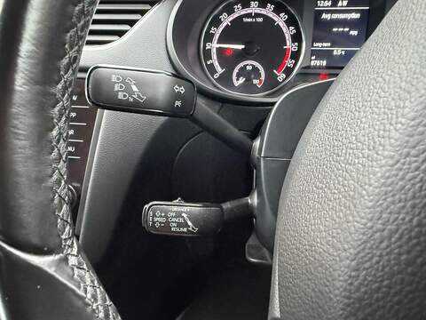 Skoda Octavia 1.6 TDI SE Technology Estate 5dr Diesel Manual Euro 6 (s/s) (115 ps) - U79670