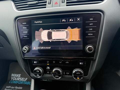 Skoda Octavia 1.6 TDI SE Technology Estate 5dr Diesel Manual Euro 6 (s/s) (115 ps) - U79670