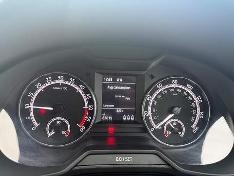 Skoda Octavia 1.6 TDI SE Technology Estate 5dr Diesel Manual Euro 6 (s/s) (115 ps) - U79670