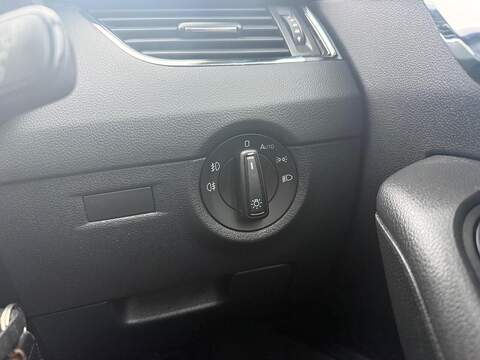 Skoda Octavia 1.6 TDI SE Technology Estate 5dr Diesel Manual Euro 6 (s/s) (115 ps) - U79670