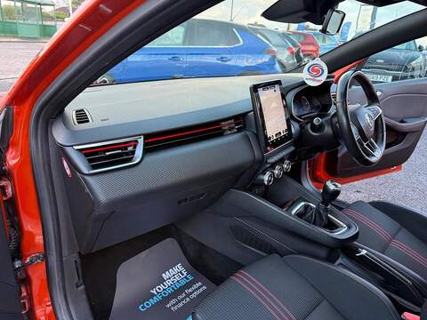 Renault Clio 1.0 TCe RS Line Hatchback 5dr Petrol Manual Euro 6 (s/s) (100 ps) - U79673