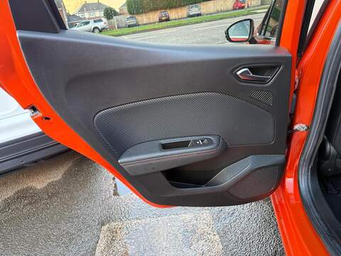 Renault Clio 1.0 TCe RS Line Hatchback 5dr Petrol Manual Euro 6 (s/s) (100 ps) - U79673