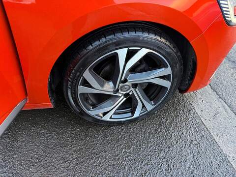 Renault Clio 1.0 TCe RS Line Hatchback 5dr Petrol Manual Euro 6 (s/s) (100 ps) - U79673