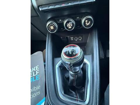 Renault Clio 1.0 TCe RS Line Hatchback 5dr Petrol Manual Euro 6 (s/s) (100 ps) - U79673