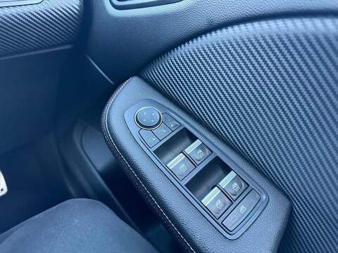 Renault Clio 1.0 TCe RS Line Hatchback 5dr Petrol Manual Euro 6 (s/s) (100 ps) - U79673