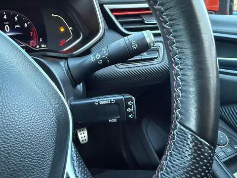 Renault Clio 1.0 TCe RS Line Hatchback 5dr Petrol Manual Euro 6 (s/s) (100 ps) - U79673