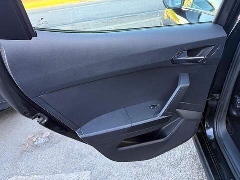 SEAT Arona 1.0 TSI GPF SE Technology SUV 5dr Petrol DSG Euro 6 (s/s) (115 ps) - U79679