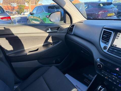 Hyundai TUCSON 2.0 CRDi SE Nav SUV 5dr Diesel Auto 4WD Euro 6 (185 ps) - U79685