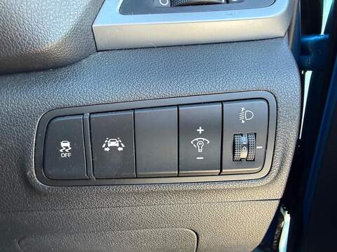 Hyundai TUCSON 2.0 CRDi SE Nav SUV 5dr Diesel Auto 4WD Euro 6 (185 ps) - U79685